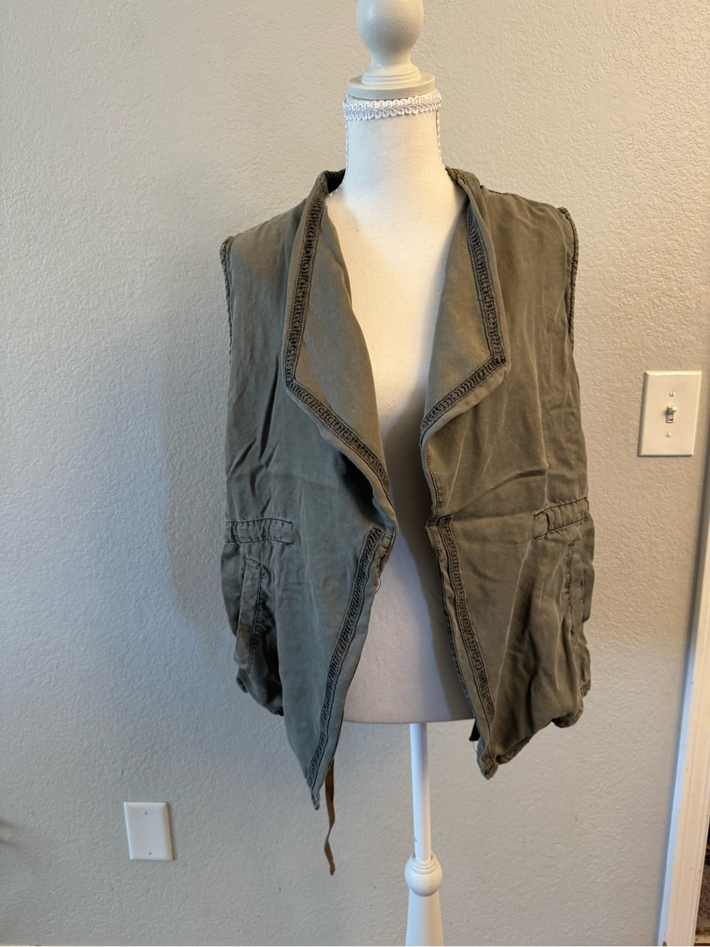 Max Jeans Olive Green Tencel Waterfall Drape Front Utility Vest size M